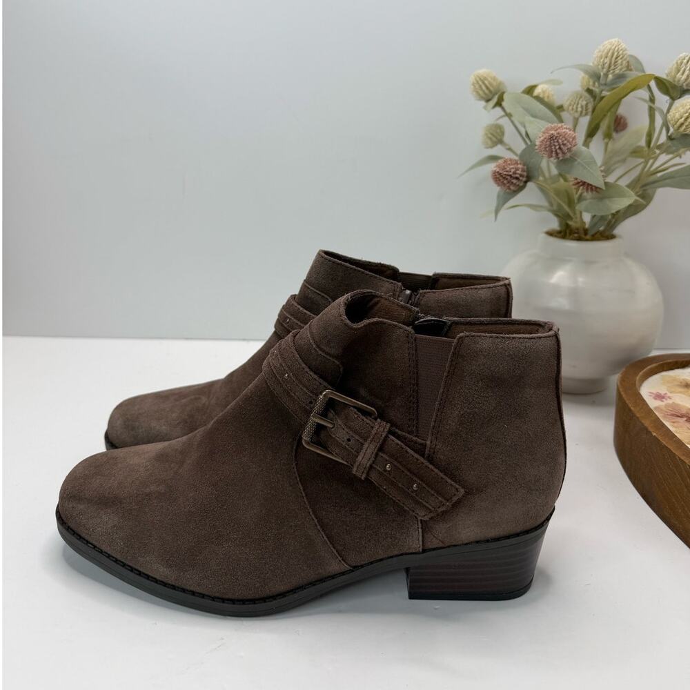 Clarks Danyelle Wish Suede Chunky Heel Ankle Boots Brown Women 7.5 Wide Tried On